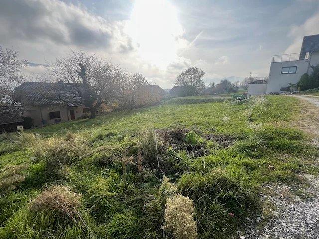 Terrain constructible - 892 m²