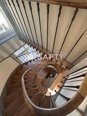 Maison - 221 m² - 9 pièces