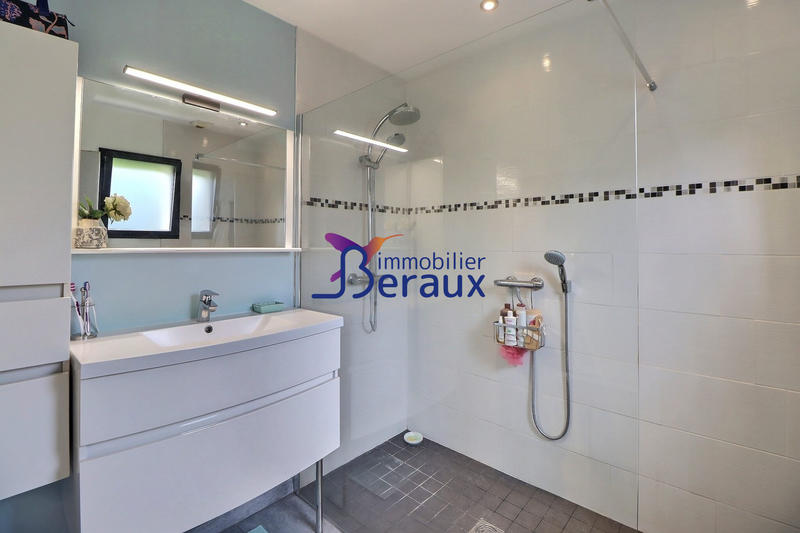 Maison contemporaine - 200 m² - 7 pièces