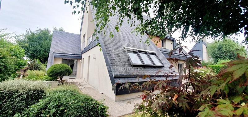 Maison - 190 m² - 6 pièces