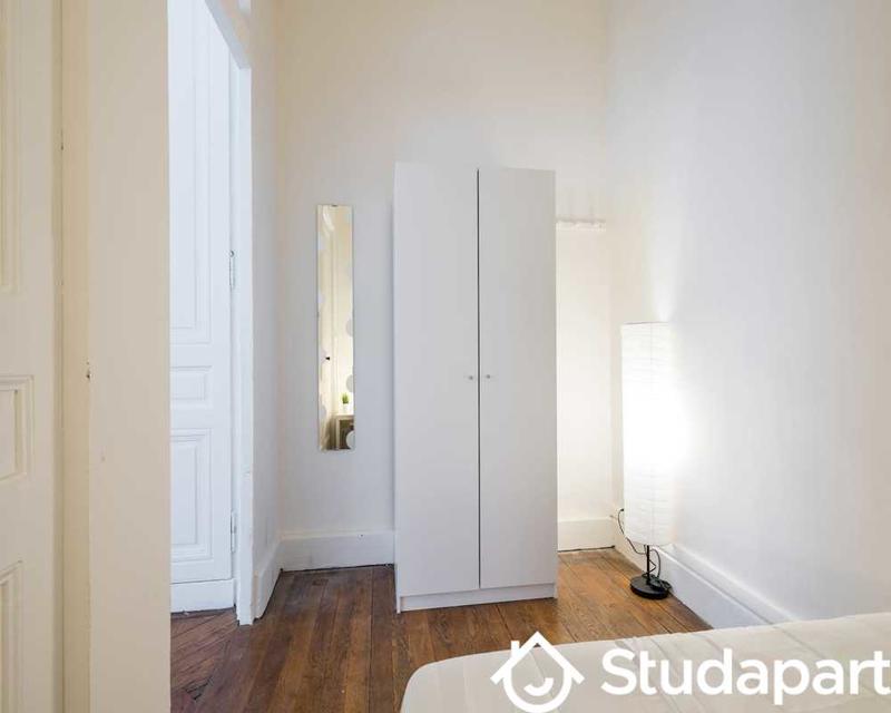 Chambre - 90 m² - 1 pièce