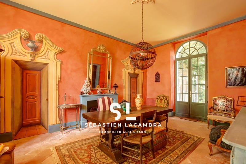 Propriété - 374 m² - 10 pièces