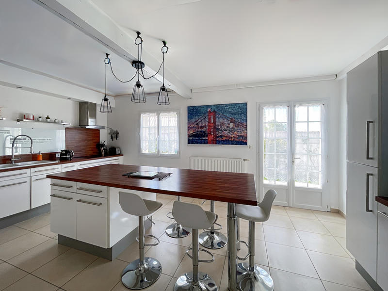 Maison - 183 m² - 6 pièces