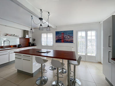 Maison - 183 m² - 6 pièces