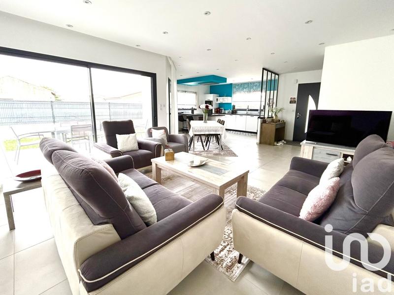 Maison - 121 m² - 5 pièces