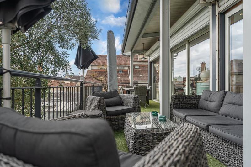 Appartement - 297 m² - 6 pièces