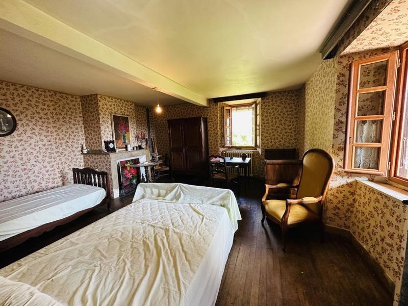 Propriété - 300 m² - 7 pièces