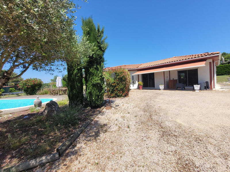 Maison - 104 m² - 4 pièces