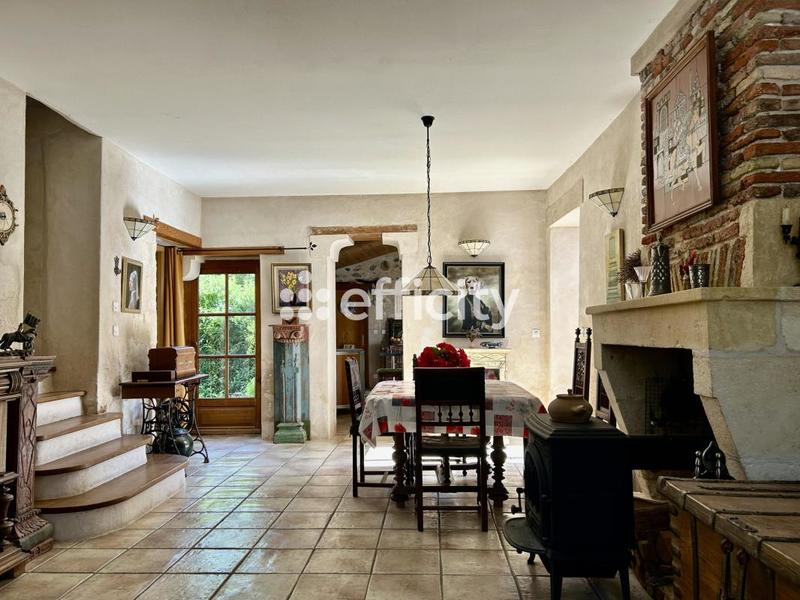 Maison - 232 m² - 10 pièces