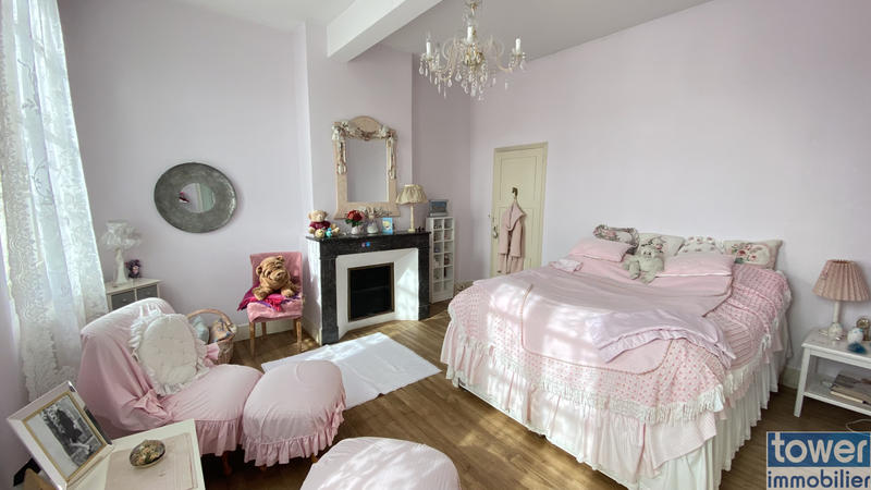 Maison - 239 m² - 6 pièces