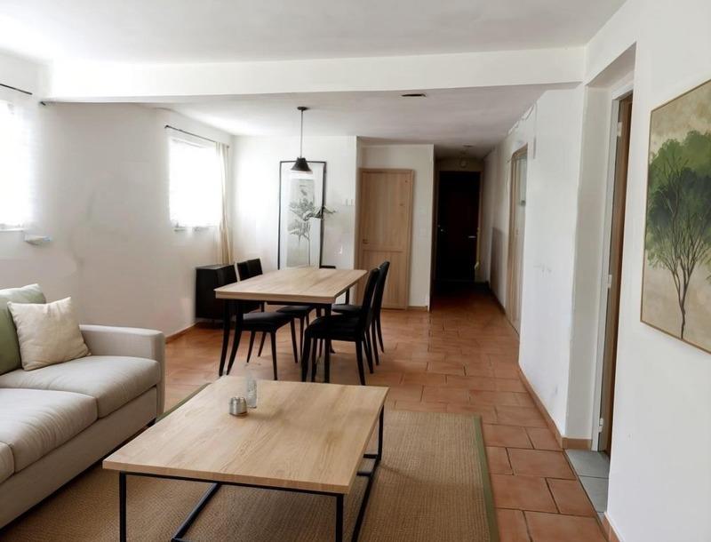 Maison - 265 m² - 14 pièces