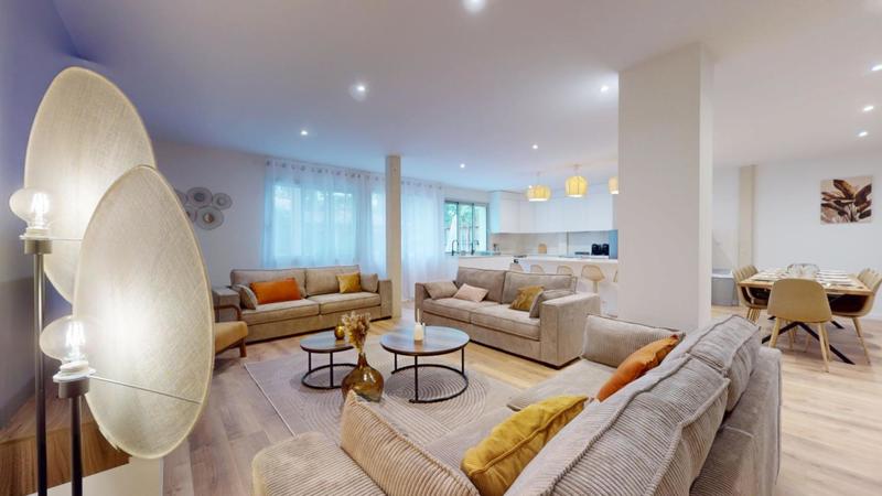 Maison bordelaise - 241 m² - 11 pièces