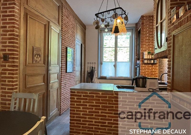 Maison - 315 m² - 13 pièces