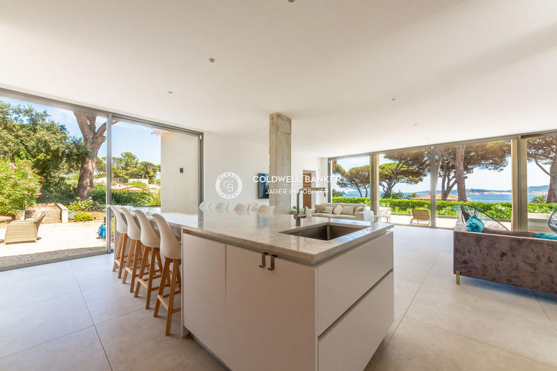 Villa - 240 m² - 6 pièces