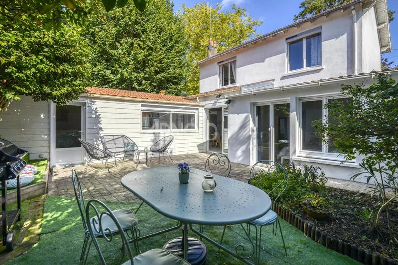 Maison - 111 m² - 6 pièces