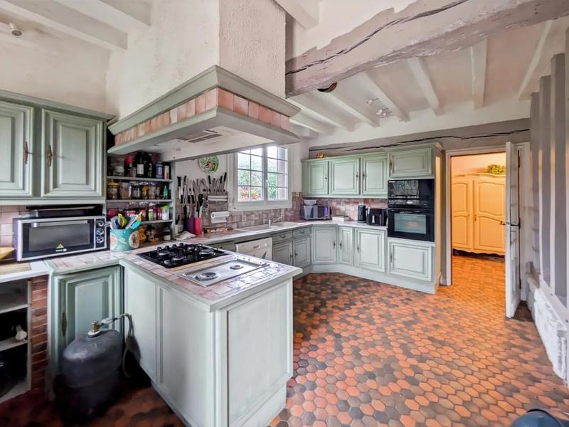 Maison - 220 m² - 6 pièces