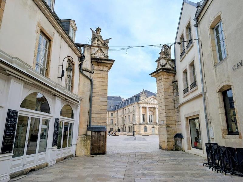 Fonds de commerce - Local commercial - 75 m²