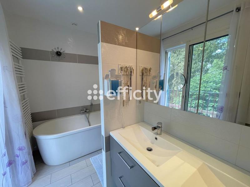 Maison - 145 m² - 7 pièces