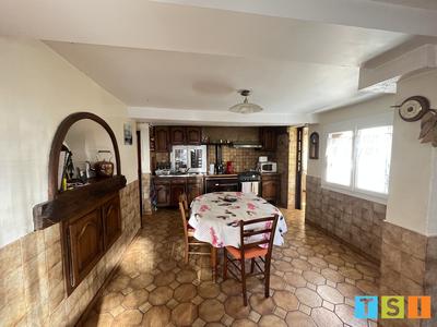 Maison - 260 m² - 12 pièces