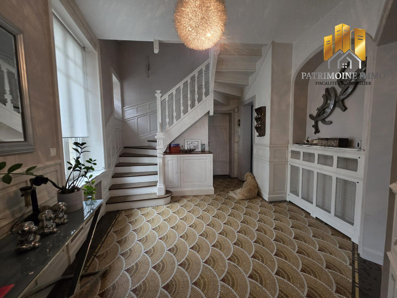 Villa - 257 m² - 8 pièces