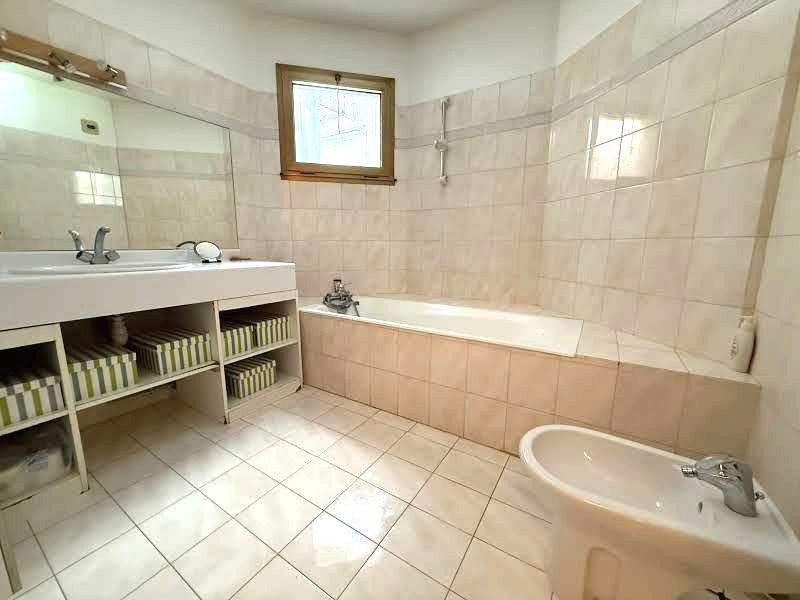 Appartement - 84 m² - 3 pièces