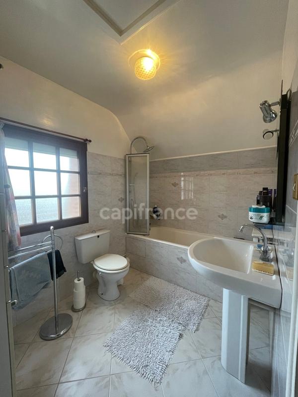 Maison - 83 m² - 4 pièces