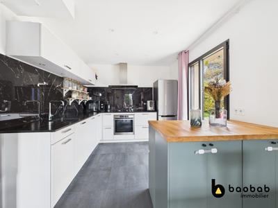 Maison - 95 m² - 4 pièces