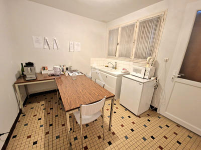 Local commercial - 190 m² - 8 pièces