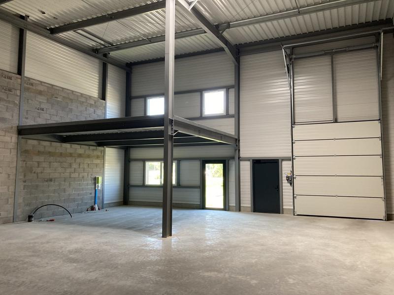 Entrepôt - 3 263 m²