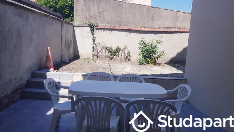 Chambre - 90 m² - 1 pièce