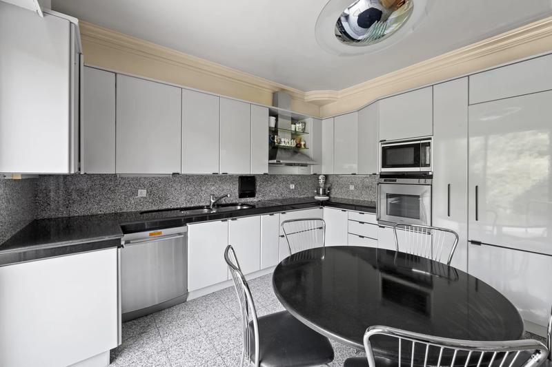 Villa - 286 m² - 8 pièces