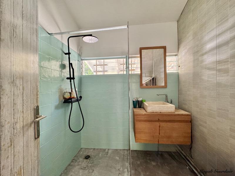 Propriété - 232 m² - 11 pièces