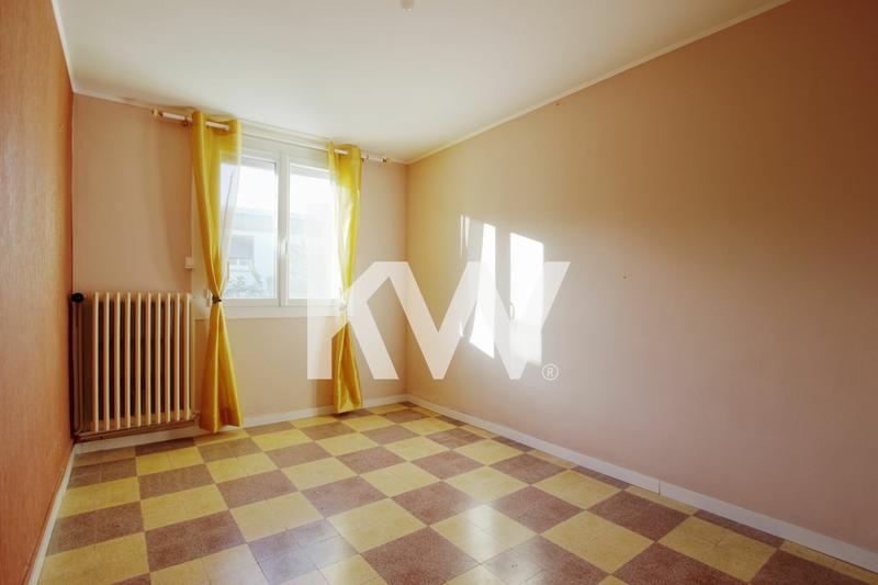 Maison - 80 m² - 5 pièces