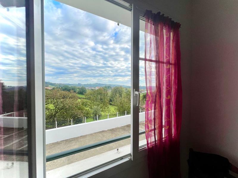 Maison - 210 m² - 10 pièces