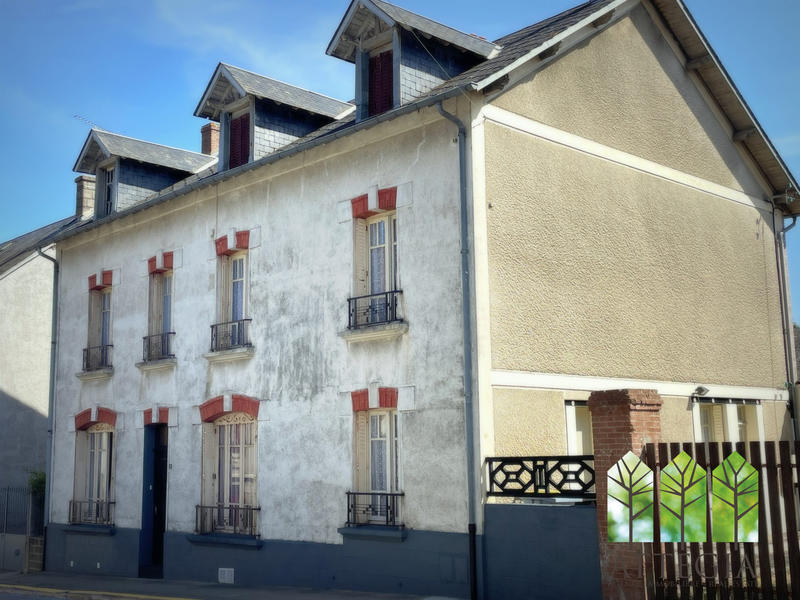 Maison - 165 m² - 8 pièces