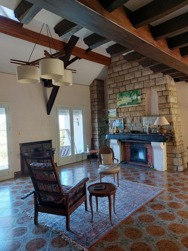 Maison - 234 m² - 7 pièces