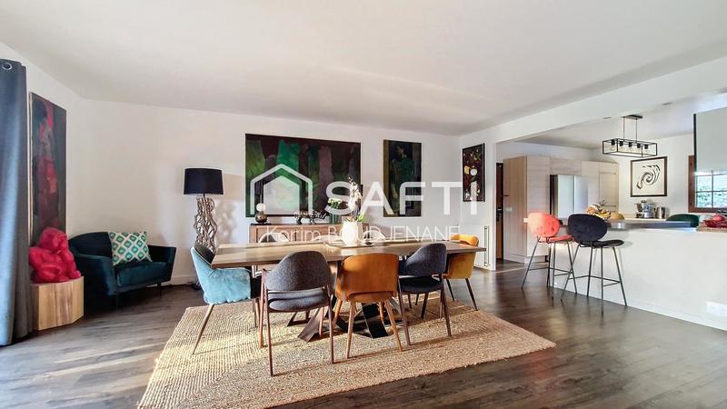 Maison - 215 m² - 7 pièces