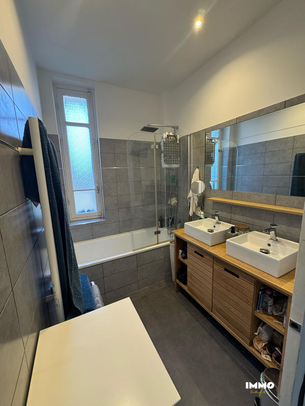 Appartement - 80 m² - 3 pièces