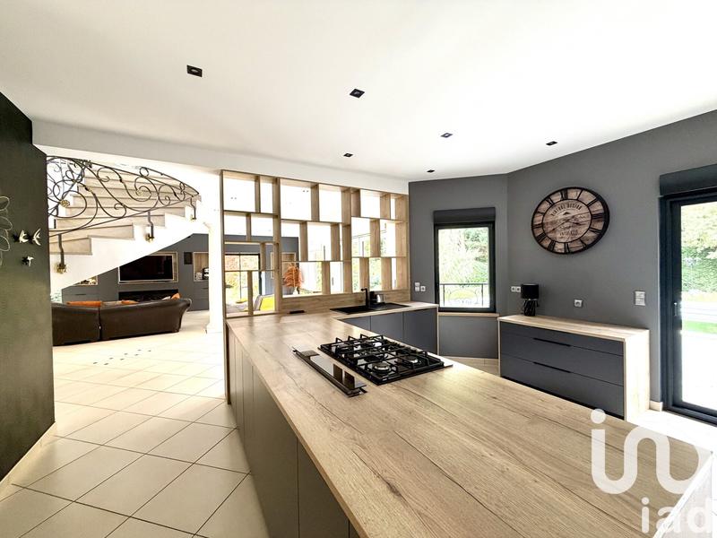 Maison - 253 m² - 6 pièces