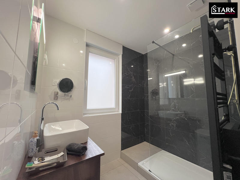 Appartement - 90 m² - 4 pièces