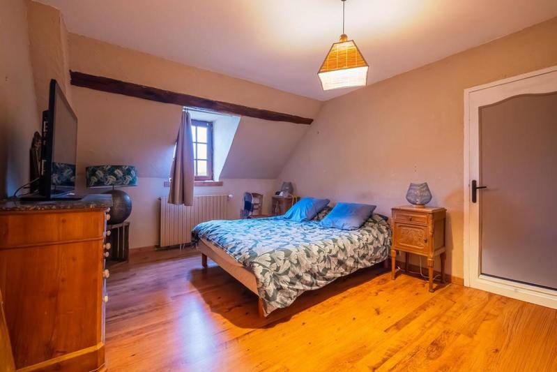 Propriété - 240 m² - 8 pièces