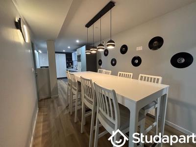 Chambre - 12 m² - 1 pièce