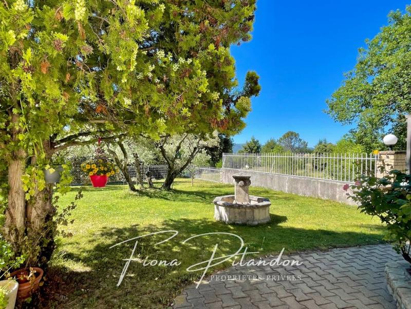 Villa - 200 m² - 7 pièces