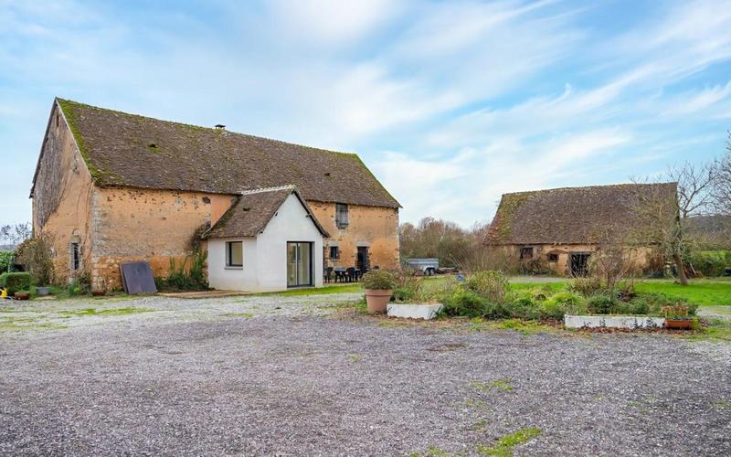 Propriété - 240 m² - 8 pièces