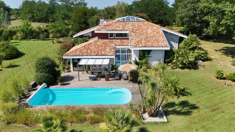 Maison d'architecte - 240 m² - 9 pièces