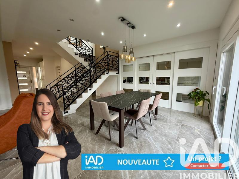 Maison - 214 m² - 7 pièces