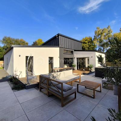 Maison - 144 m² - 6 pièces