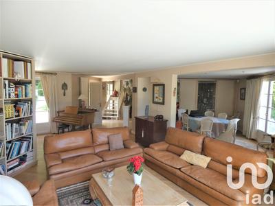 Maison - 280 m² - 9 pièces