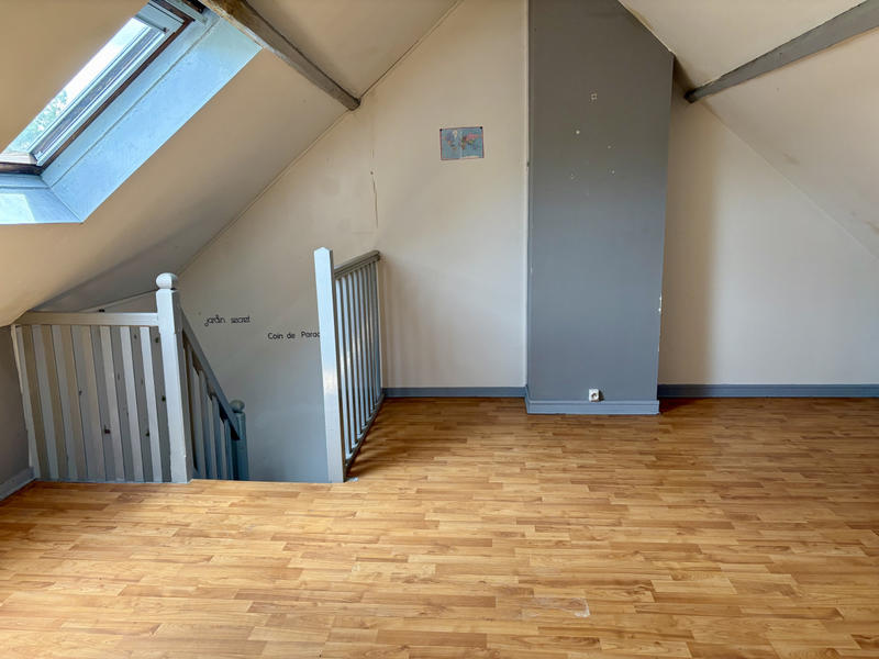 Maison - 230 m² - 8 pièces