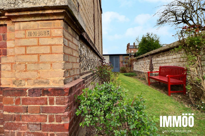 Maison - 188 m² - 9 pièces